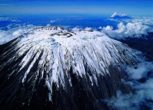 非洲最高的山峰：乞力馬扎羅山高5892米